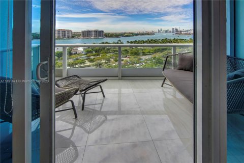 Condo in Miami Beach, Florida, 1 bedroom  № 858395 - photo 12