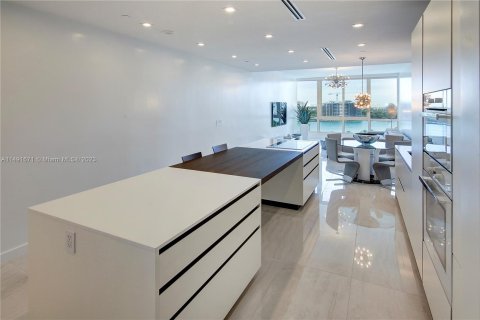 Condo in Miami Beach, Florida, 1 bedroom  № 858395 - photo 6