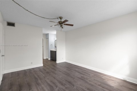 Condominio en venta en Pembroke Pines, Florida, 2 dormitorios, 102.75 m2 № 1231678 - foto 8