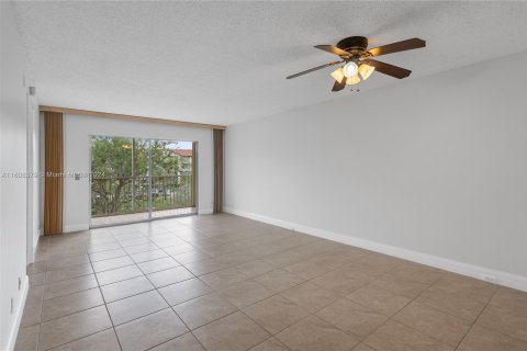Condominio en venta en Pembroke Pines, Florida, 2 dormitorios, 102.75 m2 № 1231678 - foto 21