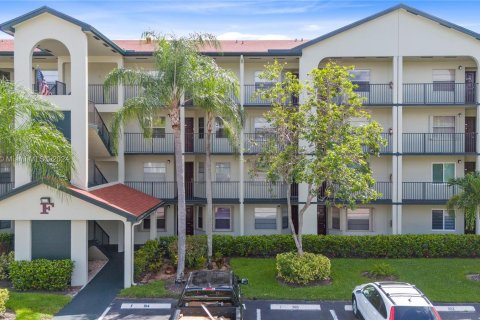 Condominio en venta en Pembroke Pines, Florida, 2 dormitorios, 102.75 m2 № 1231678 - foto 1