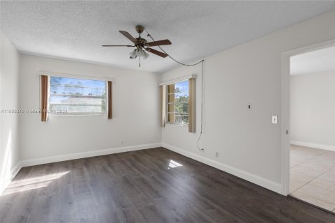 Condominio en venta en Pembroke Pines, Florida, 2 dormitorios, 102.75 m2 № 1231678 - foto 7