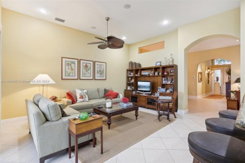 House in Delray Beach, Florida 4 bedrooms, 216 sq.m. № 1231700 - photo 8