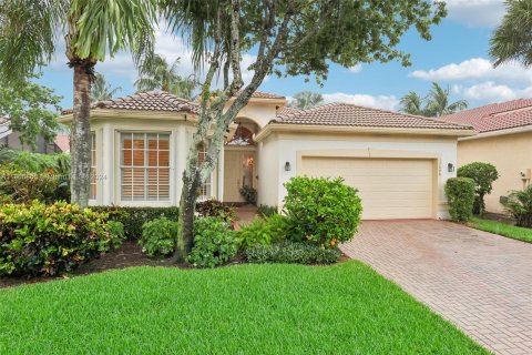 House in Delray Beach, Florida 4 bedrooms, 216 sq.m. № 1231700 - photo 1