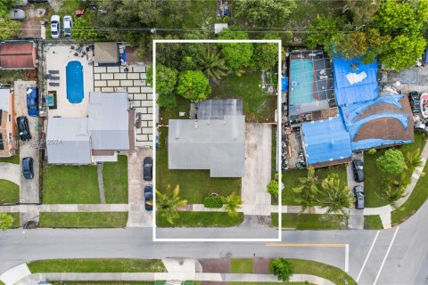 Villa ou maison à vendre à Miami Gardens, Floride: 3 chambres, 139.91 m2 № 1333025 - photo 28