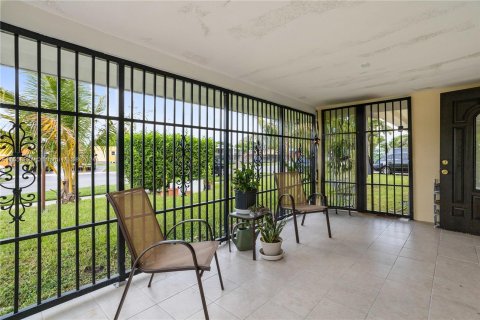 Villa ou maison à vendre à Miami Gardens, Floride: 3 chambres, 139.91 m2 № 1333025 - photo 16