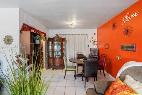 Villa ou maison à vendre à Miami Gardens, Floride: 3 chambres, 139.91 m2 № 1333025 - photo 5