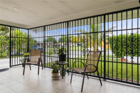 Villa ou maison à vendre à Miami Gardens, Floride: 3 chambres, 139.91 m2 № 1333025 - photo 17