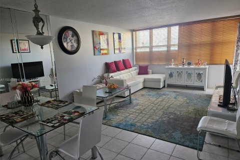 Copropriété à vendre à Hallandale Beach, Floride: 1 chambre, 60.01 m2 № 912612 - photo 3