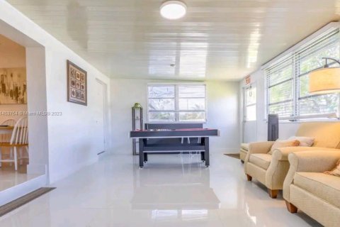 Casa en venta en Deerfield Beach, Florida, 4 dormitorios, 141.95 m2 № 725987 - foto 10