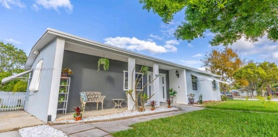 Villa ou maison à Deerfield Beach, Floride 4 chambres, 141.95 m2 № 725987