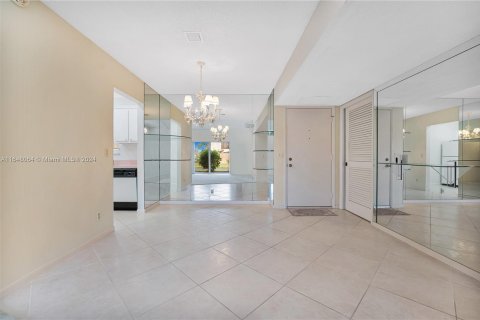 Condominio en venta en Palm Springs, Florida, 2 dormitorios, 102.47 m2 № 1330752 - foto 10