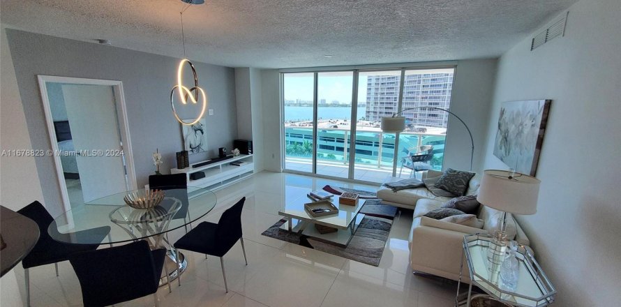 Condominio en North Bay Village, Florida, 2 dormitorios  № 1406268