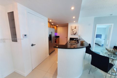 Condominio en venta en North Bay Village, Florida, 2 dormitorios, 118.36 m2 № 1406268 - foto 5