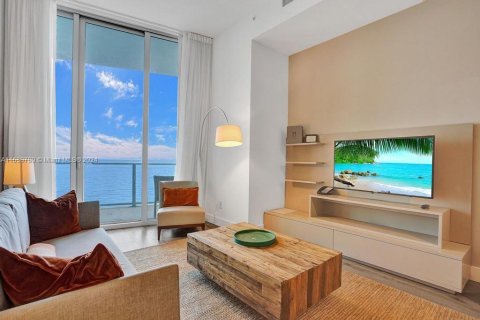 Condo in Hollywood, Florida, 1 bedroom  № 1291434 - photo 16