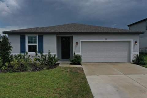 Villa ou maison à louer à Auburndale, Floride: 4 chambres, 170.94 m2 № 1340245 - photo 1