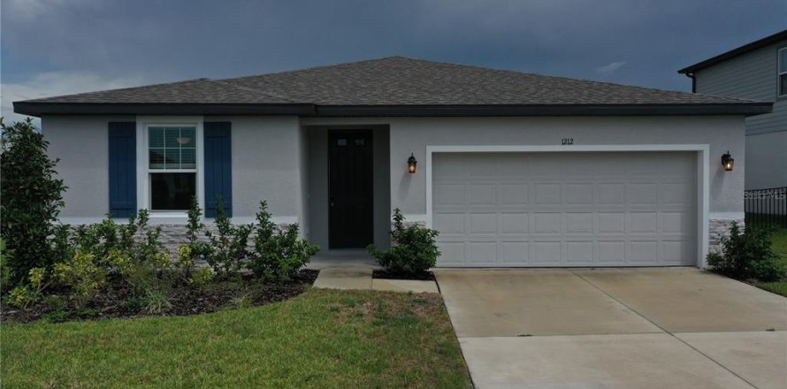 House in Auburndale, Florida 4 bedrooms, 170.94 sq.m. № 1340245