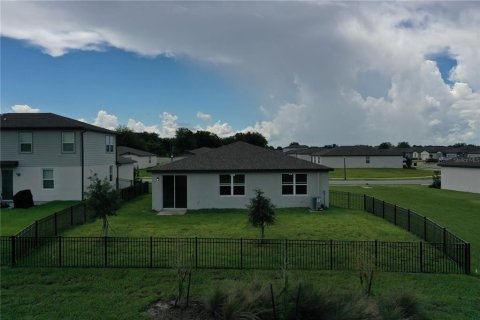 Villa ou maison à louer à Auburndale, Floride: 4 chambres, 170.94 m2 № 1340245 - photo 30