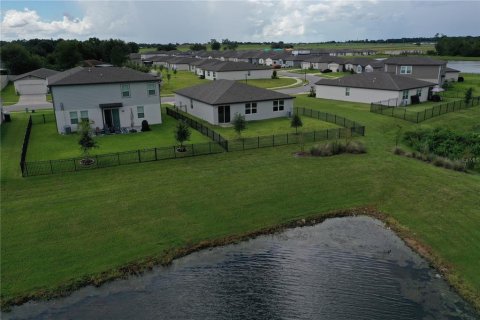 Villa ou maison à louer à Auburndale, Floride: 4 chambres, 170.94 m2 № 1340245 - photo 25