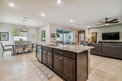 Villa ou maison à vendre à Brandon, Floride: 4 chambres, 234.86 m2 № 1167036 - photo 8