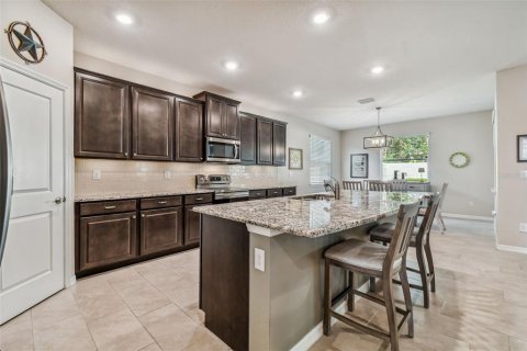Villa ou maison à vendre à Brandon, Floride: 4 chambres, 234.86 m2 № 1167036 - photo 7