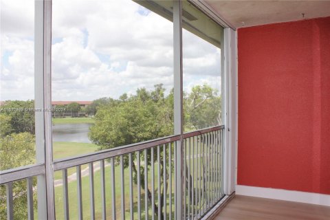 Copropriété à vendre à Pembroke Pines, Floride: 1 chambre, 63.64 m2 № 1293468 - photo 11