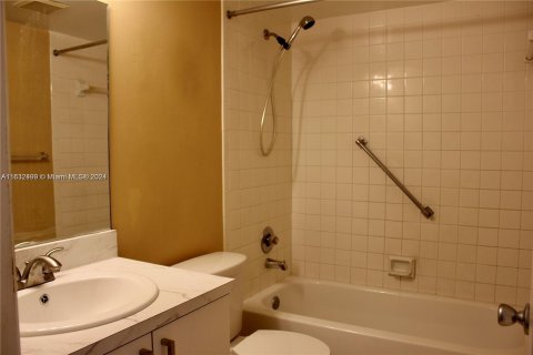 Copropriété à vendre à Pembroke Pines, Floride: 1 chambre, 63.64 m2 № 1293468 - photo 10