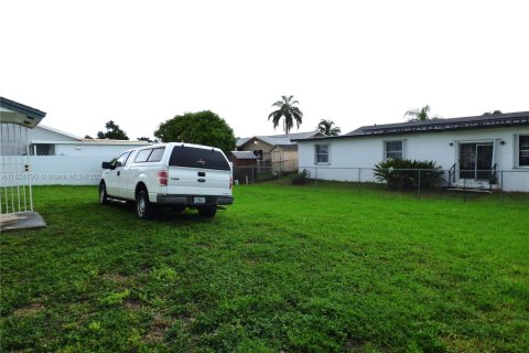 House in Homestead, Florida 3 bedrooms, 106.28 sq.m. № 1271402 - photo 2