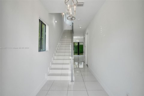 Townhouse in Miami, Florida 3 bedrooms, 239.41 sq.m. № 1281671 - photo 4