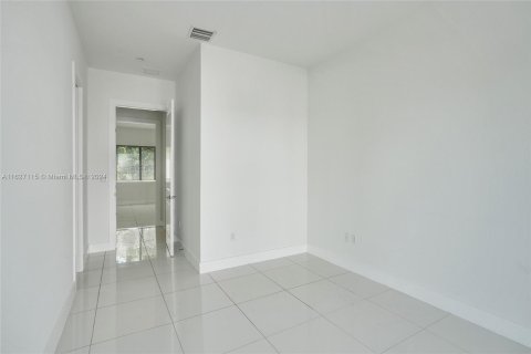 Townhouse in Miami, Florida 3 bedrooms, 239.41 sq.m. № 1281671 - photo 25