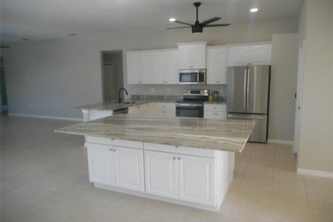 House in Port Charlotte, Florida 5 bedrooms, 229.28 sq.m. № 749138 - photo 15