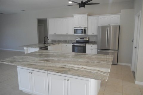 House in Port Charlotte, Florida 5 bedrooms, 229.28 sq.m. № 749138 - photo 13