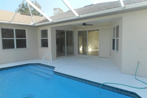 House in Port Charlotte, Florida 5 bedrooms, 229.28 sq.m. № 749138 - photo 10