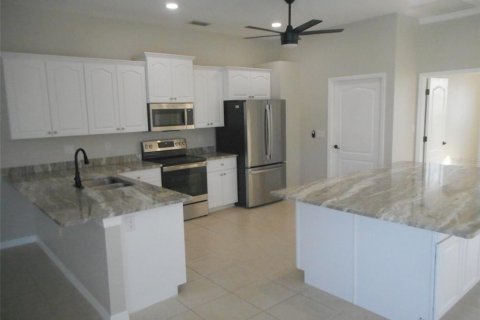 House in Port Charlotte, Florida 5 bedrooms, 229.28 sq.m. № 749138 - photo 12