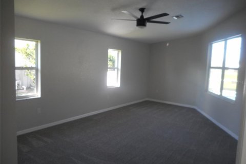 House in Port Charlotte, Florida 5 bedrooms, 229.28 sq.m. № 749138 - photo 25