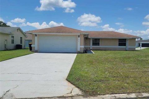 Villa ou maison à vendre à Kissimmee, Floride: 3 chambres, 115.11 m2 № 1319857 - photo 3