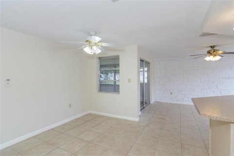 House in Holiday, Florida 2 bedrooms, 129.41 sq.m. № 1404071 - photo 13