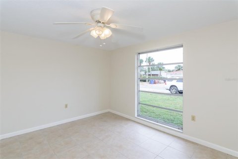 House in Holiday, Florida 2 bedrooms, 129.41 sq.m. № 1404071 - photo 27