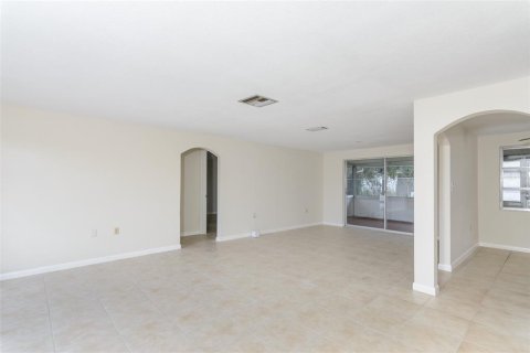 House in Holiday, Florida 2 bedrooms, 129.41 sq.m. № 1404071 - photo 16