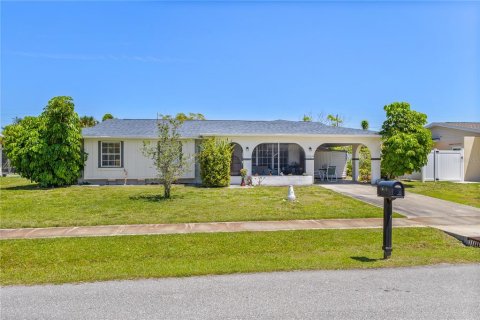 Villa ou maison à vendre à North Port, Floride: 3 chambres, 108.32 m2 № 1124733 - photo 1