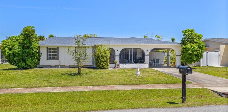 Villa ou maison à North Port, Floride 3 chambres, 108.32 m2 № 1124733