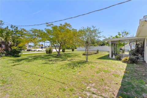 Villa ou maison à vendre à North Port, Floride: 3 chambres, 108.32 m2 № 1124733 - photo 28