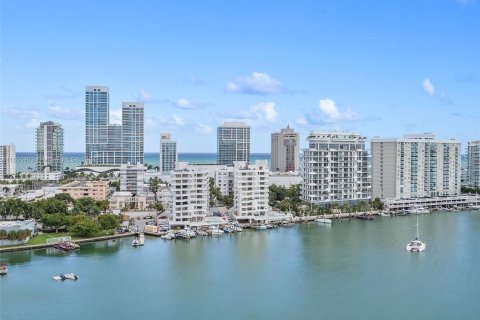 Copropriété à vendre à Miami Beach, Floride: 1 chambre, 99.87 m2 № 1355233 - photo 1