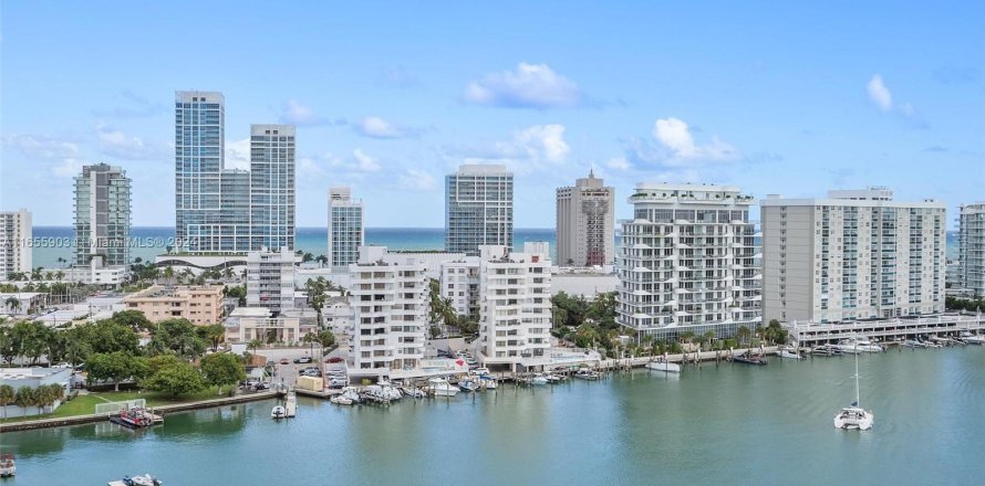 Condominio en Miami Beach, Florida, 1 dormitorio  № 1355233