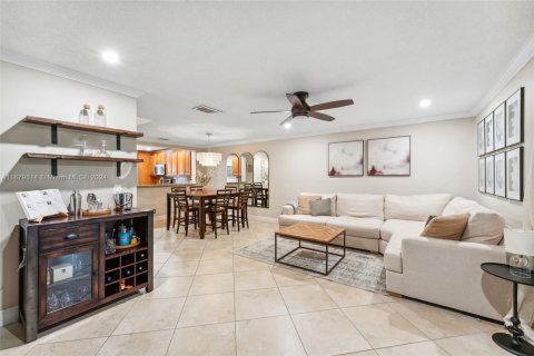 Townhouse in Pembroke Pines, Florida 3 bedrooms, 136.75 sq.m. № 1408999 - photo 7