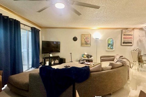 Condominio en venta en Palm Springs, Florida, 1 dormitorio, 83.61 m2 № 1159470 - foto 15