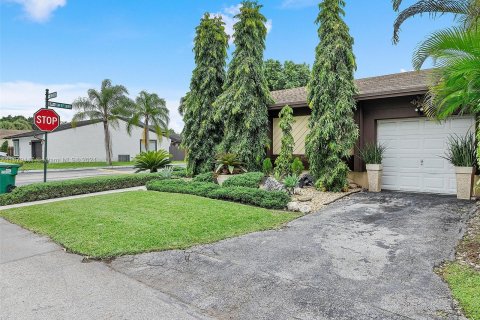 Casa en venta en Miami, Florida, 4 dormitorios, 140.65 m2 № 1410805 - foto 4