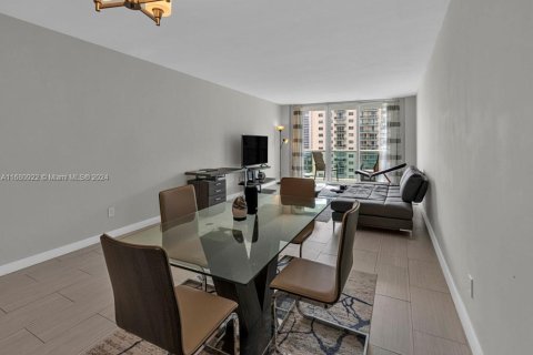 Condominio en venta en Sunny Isles Beach, Florida, 1 dormitorio, 93.37 m2 № 1410851 - foto 8