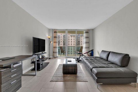 Condominio en venta en Sunny Isles Beach, Florida, 1 dormitorio, 93.37 m2 № 1410851 - foto 11