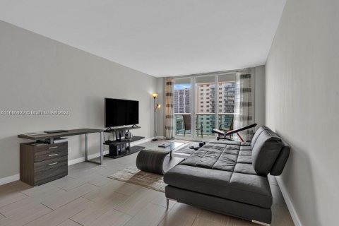 Condominio en venta en Sunny Isles Beach, Florida, 1 dormitorio, 93.37 m2 № 1410851 - foto 6